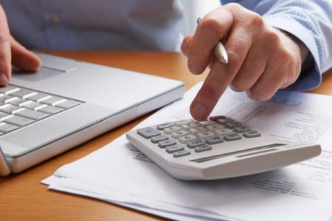 Percentual de famílias endividadas se manteve estável em dezembro