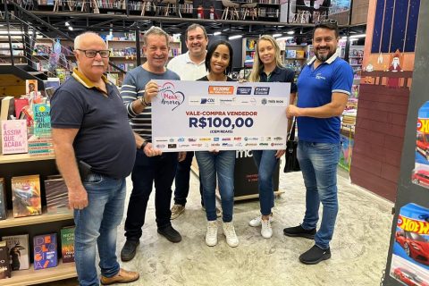 Sicomércio, CDL e Sindicato dos Comerciários entregam premiação do primeiro sorteio da Campanha Meus Amores