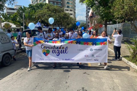 Sicomércio e Sesc RJ apoiam a Caminhada Azul pela Conscientização do Autismo